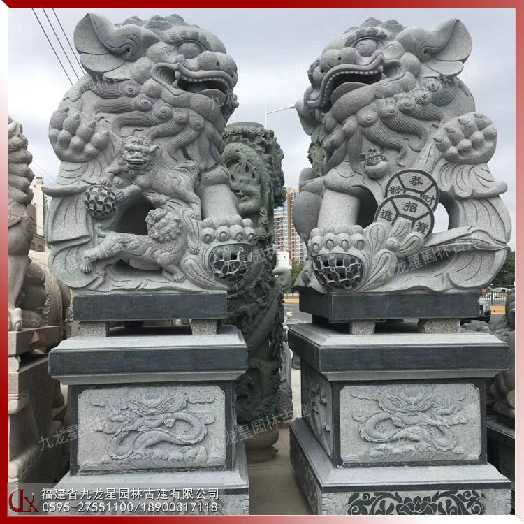 石雕獻(xiàn)錢獅